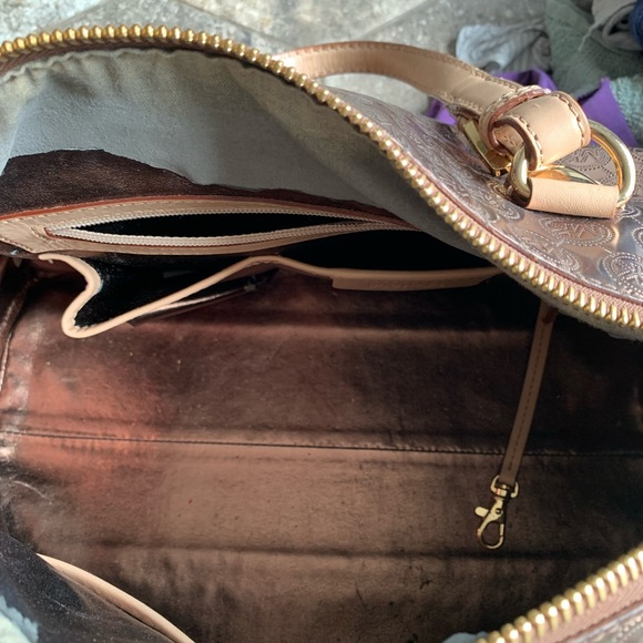 Micheal kors purse large size. - Picture 9 of 15